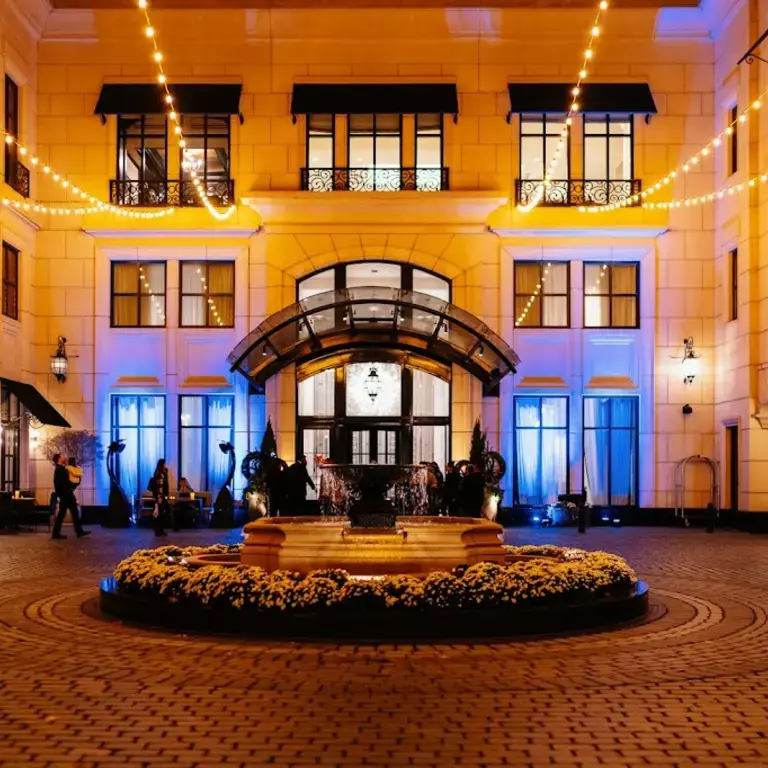 Waldorf Astoria Chicago